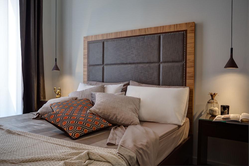 Intown Luxury House Pensión